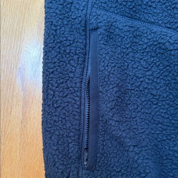 NWT Nike Men's Black Sherpa Vest Large - Picture 5 of 6